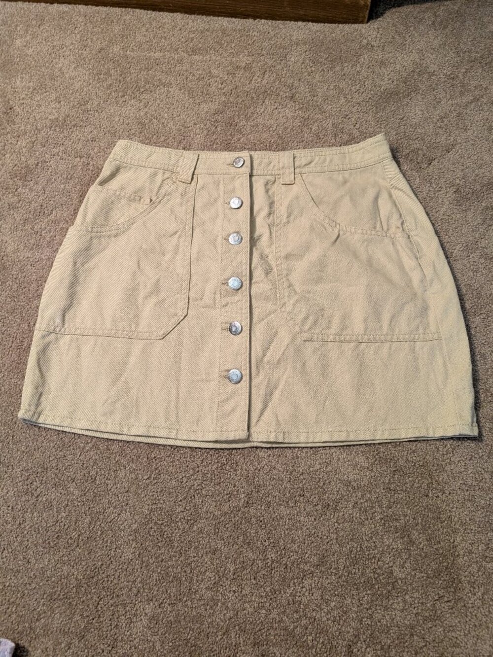 100% cotton Khaki skirt with buttons and pockets size 6